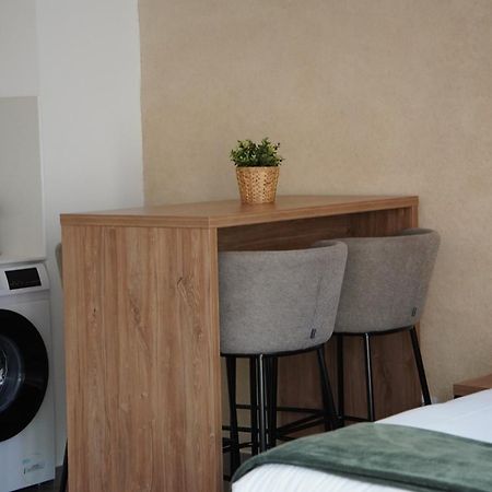 Sous Les Platanes Aparthotel Velaux Εξωτερικό φωτογραφία
