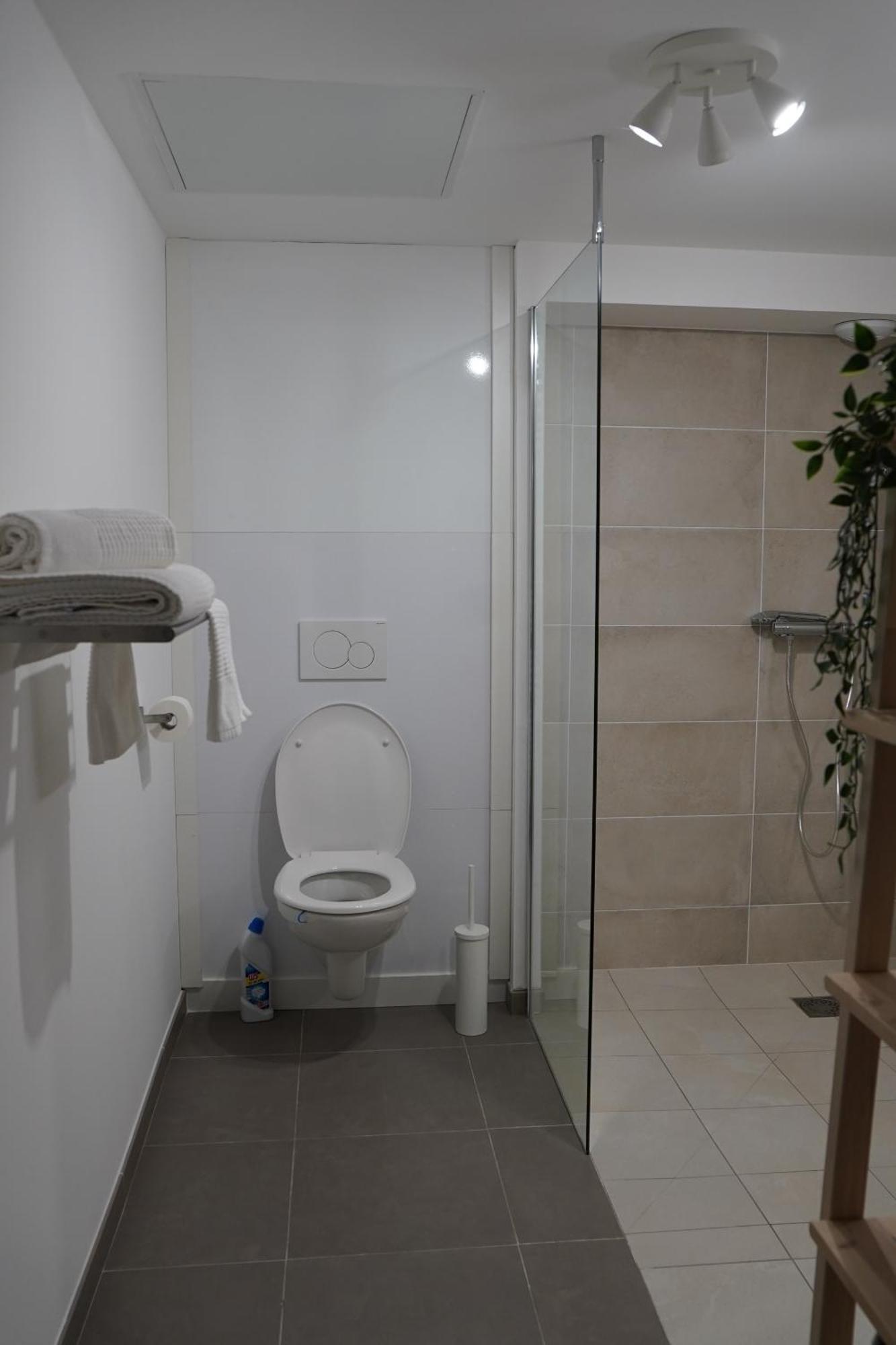 Sous Les Platanes Aparthotel Velaux Δωμάτιο φωτογραφία